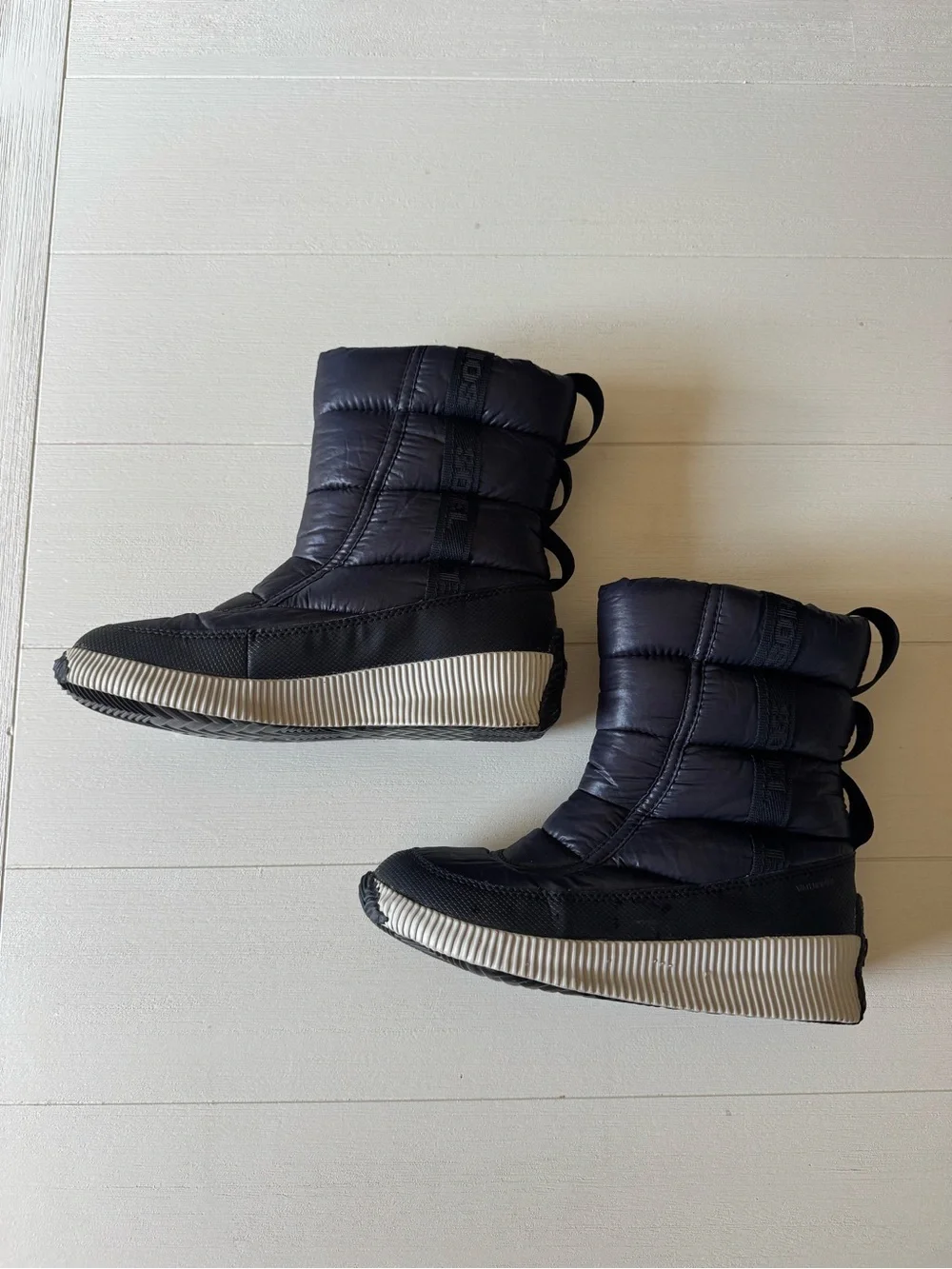 Sorel Women’s Out N About Puffy Winter Boots Navy Size 7